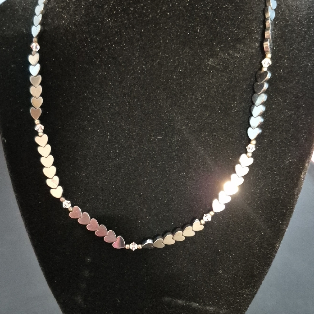 Chic Silver Heart Necklace